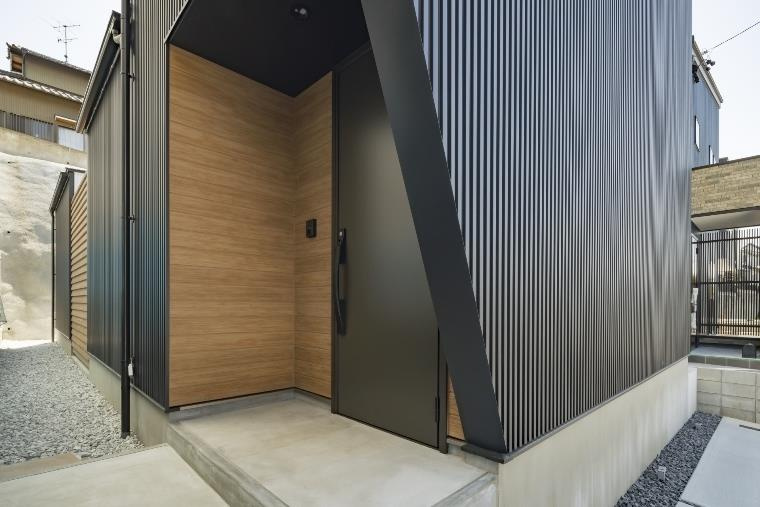 稲熊町６丁目戸建のエントランス