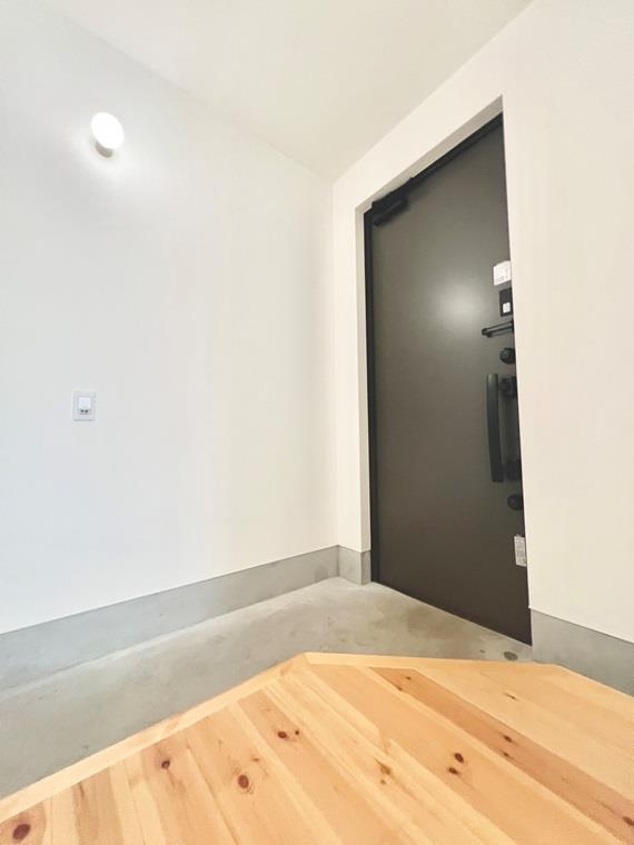 稲熊町６丁目戸建の玄関