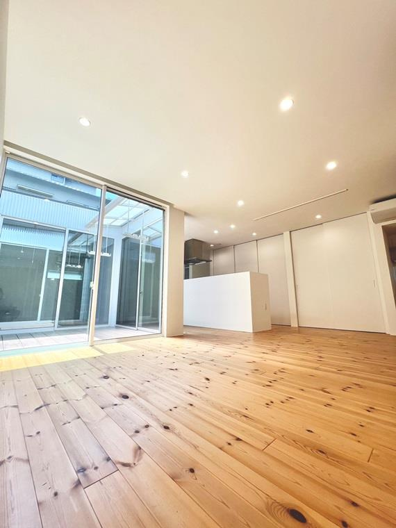 稲熊町６丁目戸建の居間・リビング