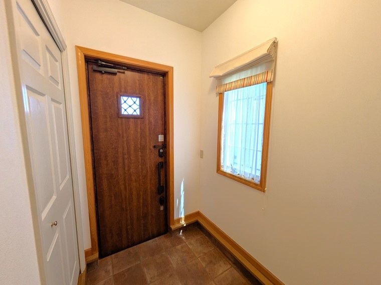 庄司田戸建の玄関