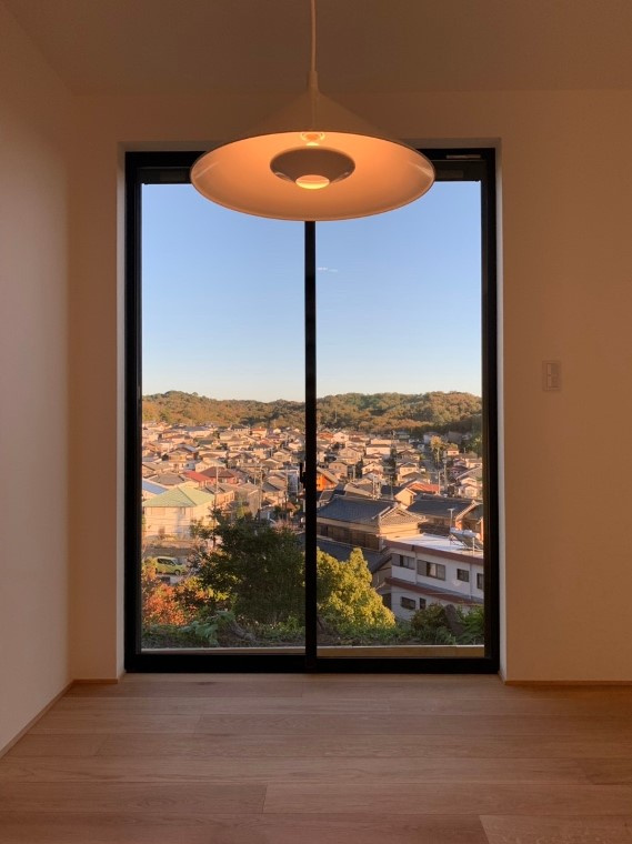 真伝町清水谷戸建の居間・リビング