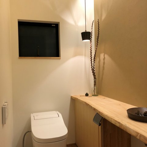 真伝町清水谷戸建のトイレ