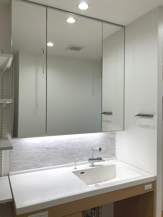 梅園町１丁目戸建の洗面所