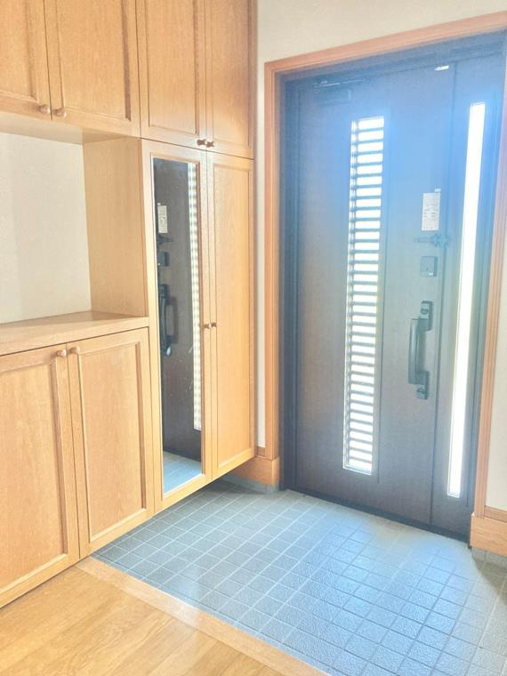 福岡町天白戸建の玄関