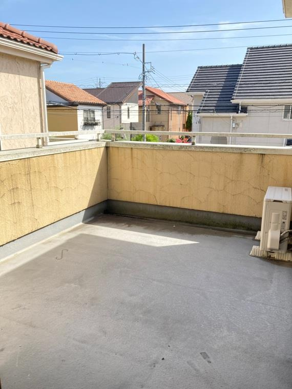 若松町川向戸建のバルコニー
