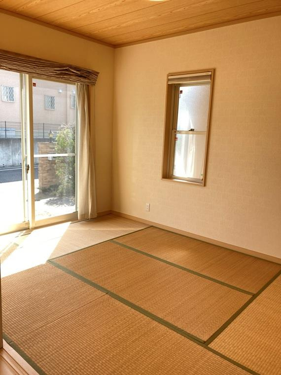 若松町川向戸建の内装