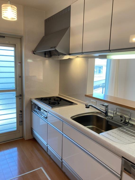 若松町川向戸建のキッチン