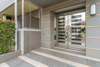 ティーザ武蔵野のエントランス