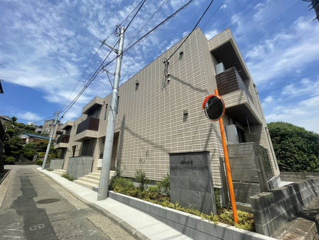 Ａｄｏｎｉｓ　Ｋのエントランス