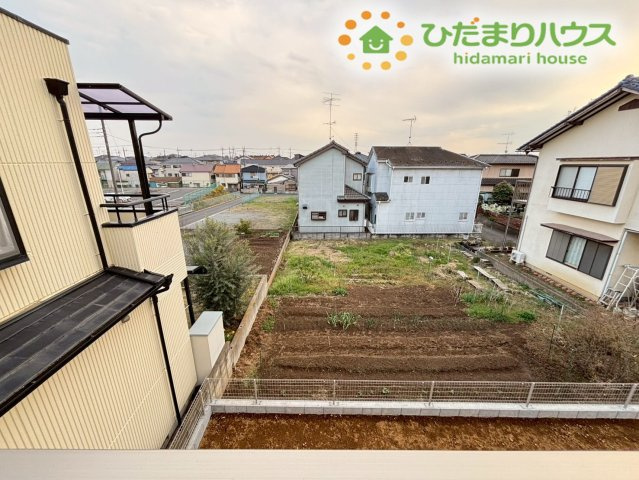 嵐山町川島　第2　新築一戸建て　リーブルガーデン　01の展望|バルコニーからは開放感のある景色が広がり、季節の移ろいを感じることができます！
お家の周りに遮るものが少ないため、心地よい風が通り抜け、プライバシーを保ちながらリフレッシュできる特等席です！