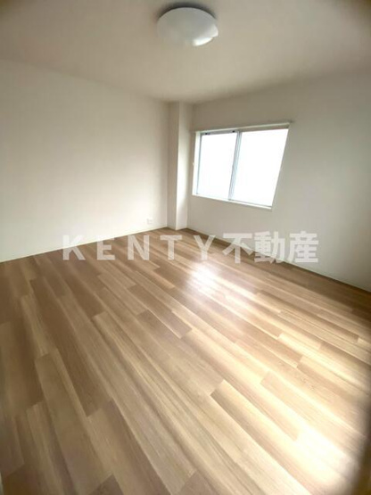 【居間・リビング】 | 諏訪コーポ | ゆったりとした居間です