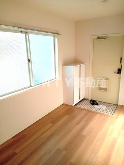 【居間・リビング】 | 諏訪コーポ | ゆったりとしたリビングです