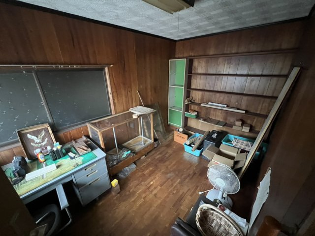 港町戸建ての洋室