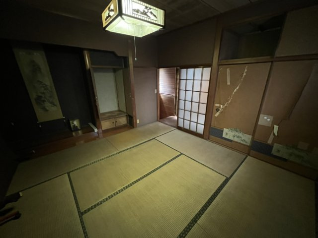 港町戸建ての和室