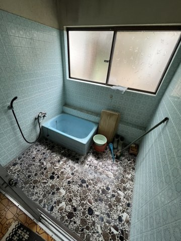 港町戸建ての浴室