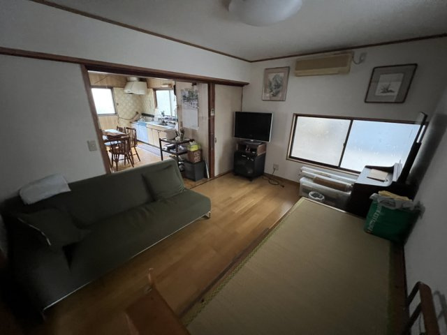 港町戸建ての洋室