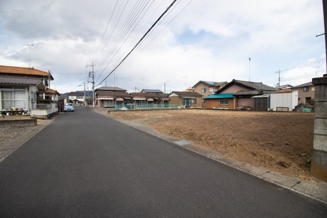 足利市借宿町１丁目の売地の前面道路含む現地写真