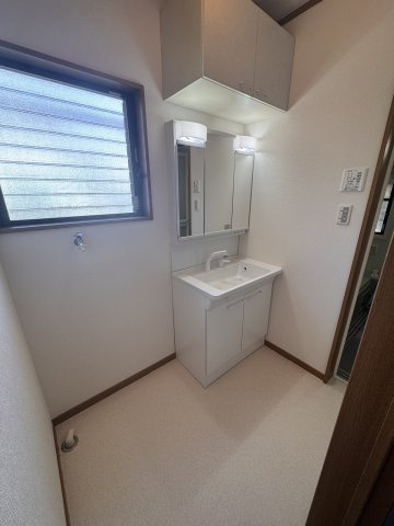 長岡京市久貝2丁目貸家の洗面所