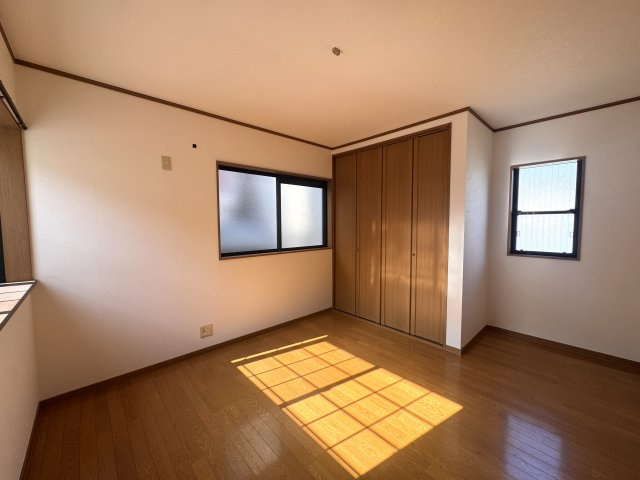 長岡京市久貝2丁目貸家の寝室|6.8帖洋室