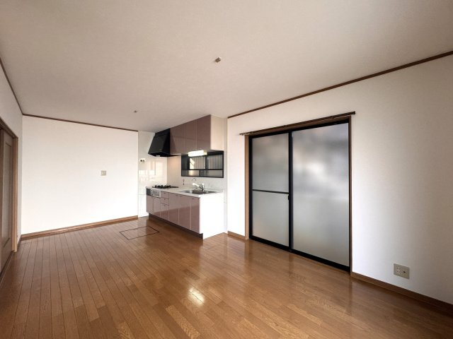 長岡京市久貝2丁目貸家の居間・リビング