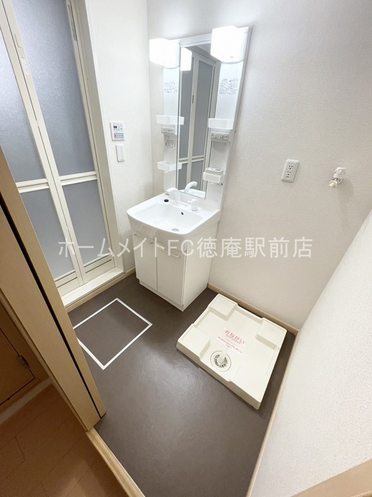 大東市諸福３丁目のアパートの洗面所