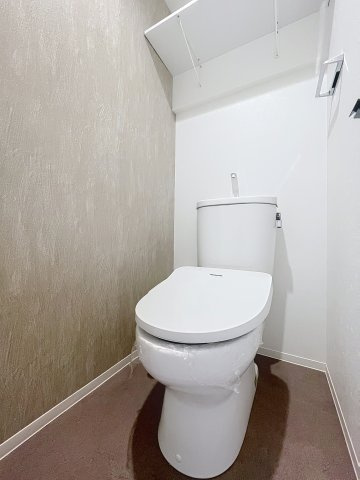 中崎町ハイツのトイレ|温水洗浄便座付きのトイレです。