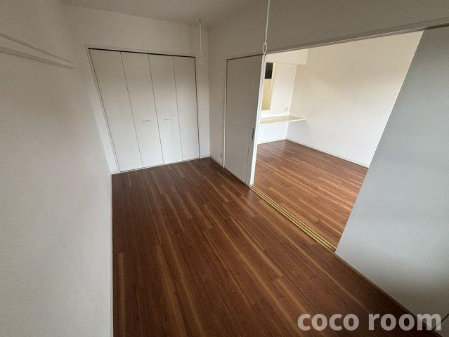 レセーナの洋室