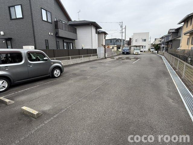 レセーナの駐車場