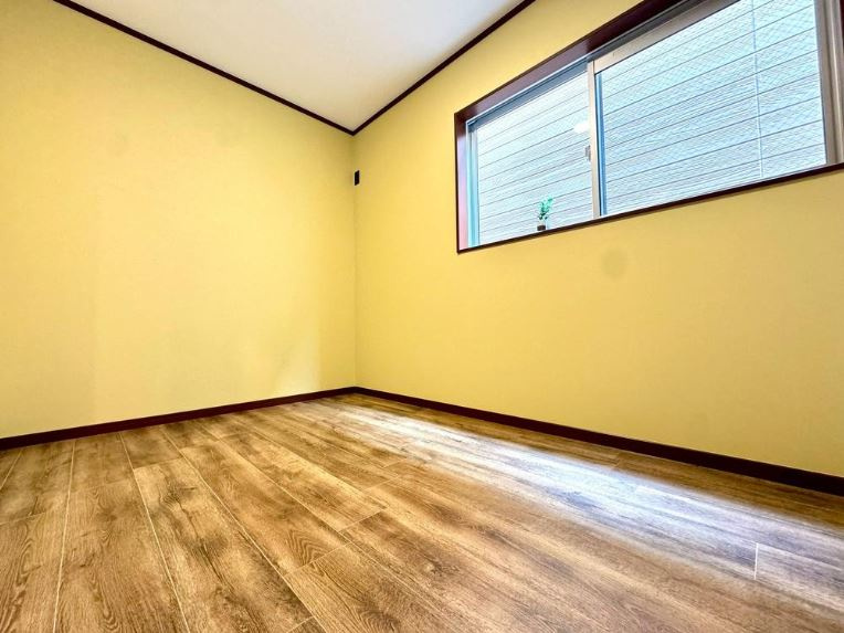 東大阪市花園西町　中古戸建の洋室