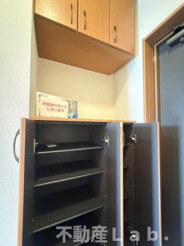 ハイツルーエンの玄関