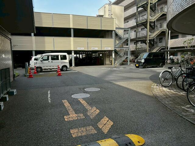 ハイホーム立川一番町の駐車場| 