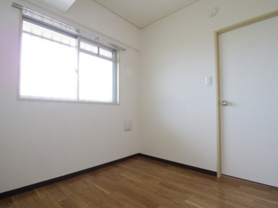 【寝室】 | ジュノー・ムカイ | 【参考写真】