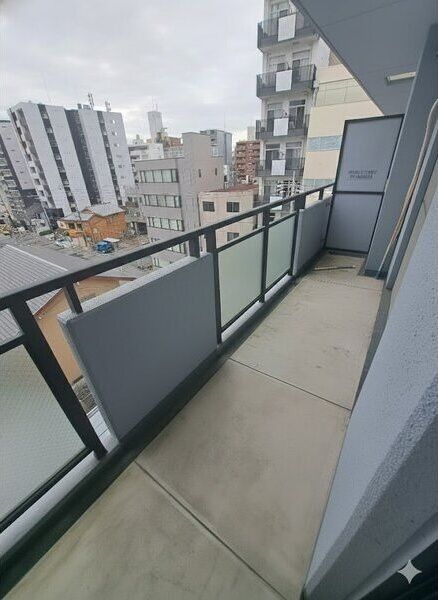 セザール難波西のバルコニー