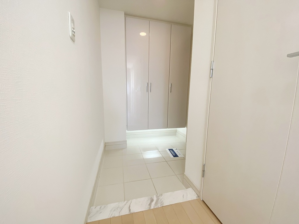 さいたま市南区別所３丁目の賃貸マンションの玄関