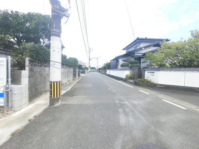 鳥栖市曽根崎町1期　2号棟の前面道路含む現地写真