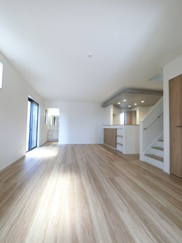 鳥栖市曽根崎町1期　1号棟の内観：施工例|リビング