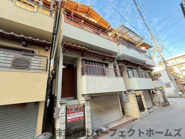 南楠葉戸建のエントランス