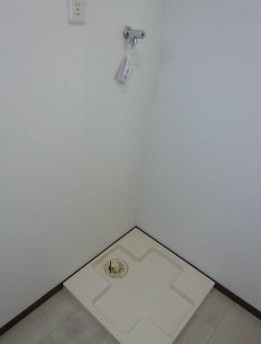 【設備】 | Terrace Tamias | 室内洗濯機置き場。