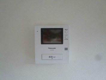 【セキュリティ】 | Terrace Tamias | モニター付きインターホンで防犯面も安心です！