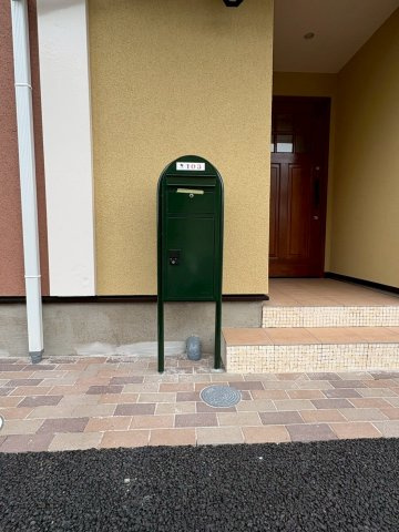 ヴィラアイビスのその他|可愛いポストには宅配BOXついてます