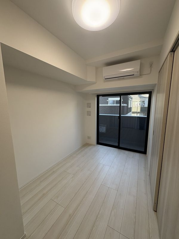 ARCOBALENO MINAMISENJUの居間・リビング