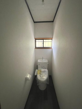 【トイレ】 | 桜川市岩瀬4LDK中古住宅 | 1階