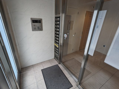 【ロビー】 | マーサプレアマールケイ | 門前仲町の賃貸物件。
「マーサプレアマールケイ」のことなら(株)メイワ・エステートへお任せください