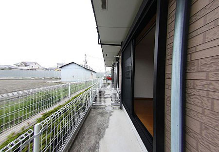 ワイズクレスト久米田のバルコニー|お洗濯にも便利なバルコニー付き