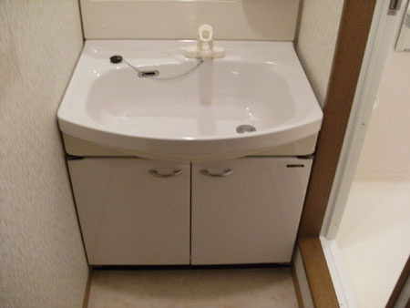 ワイズクレスト久米田の洗面所|ゆったりとスペースのある洗面所