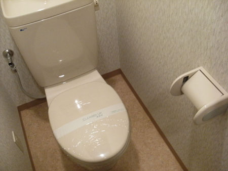 ワイズクレスト久米田のトイレ|落ち着いた色調のトイレです