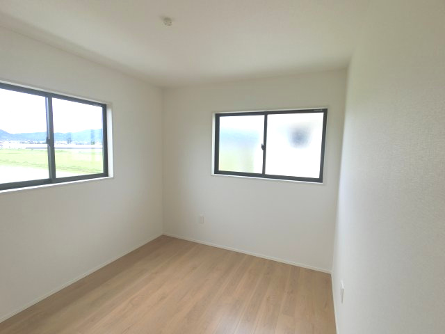 鳥栖市曽根崎1期　2号棟の内観：施工例|洋室