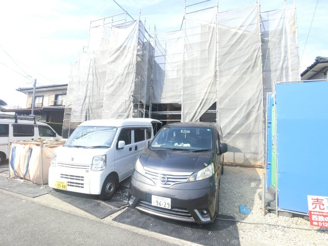 鳥栖市曽根崎1期　2号棟の前面道路含む現地写真|工事中