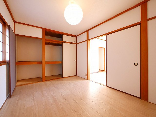 Revo郡山の洋室