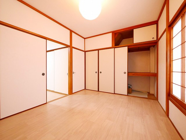 Revo郡山の洋室